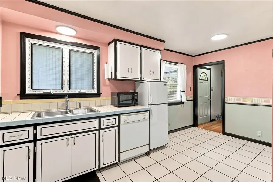 294 Oxford Avenue, Akron, OH 44310 - #2