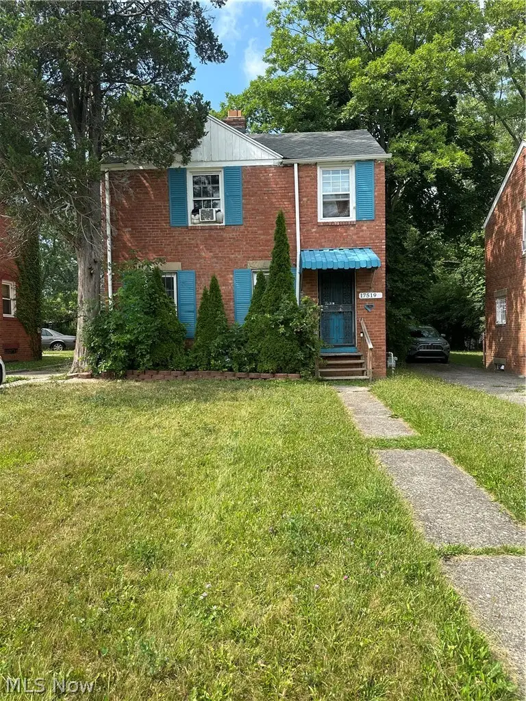 17519 Throckley Avenue, Cleveland, OH 44128 - #2