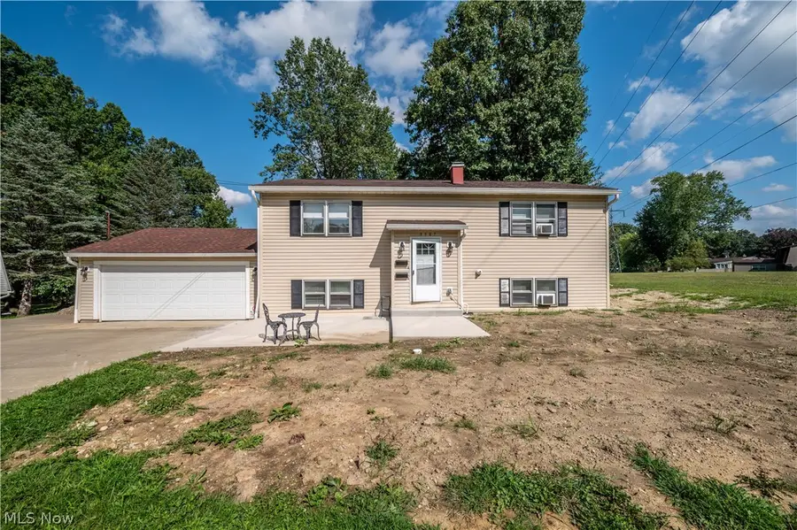 3907 S Schenley Avenue, Youngstown, OH 44511 - #3