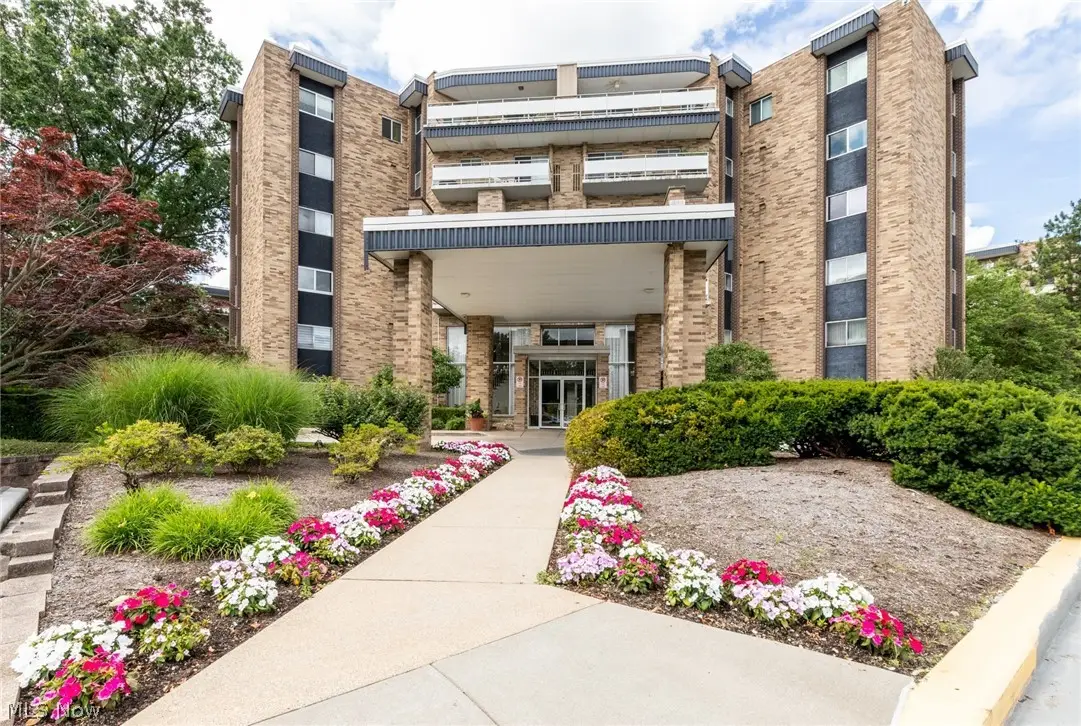 2112 Acacia Park Drive #501, Lyndhurst, OH 44124 - #1