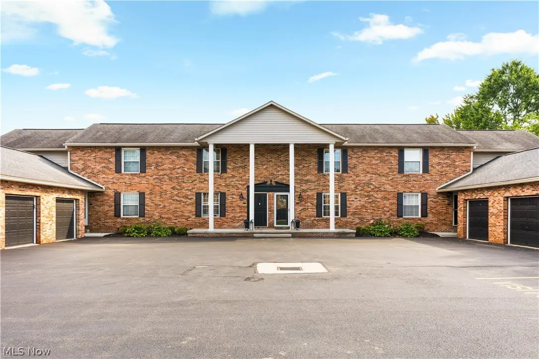 1206 W Maple Street, North Canton, OH 44720 - #1
