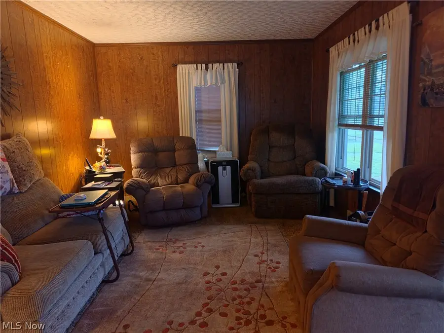 1935 E 44th Street, Ashtabula, OH 44004 - #3
