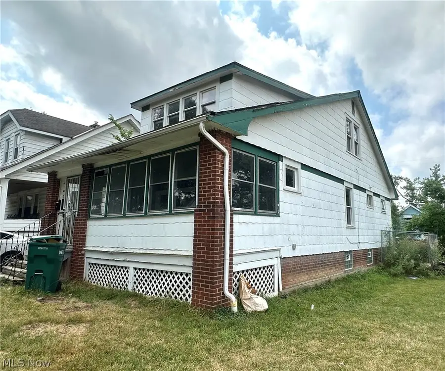 5578 Dalewood Avenue, Cleveland, OH 44137 - #3
