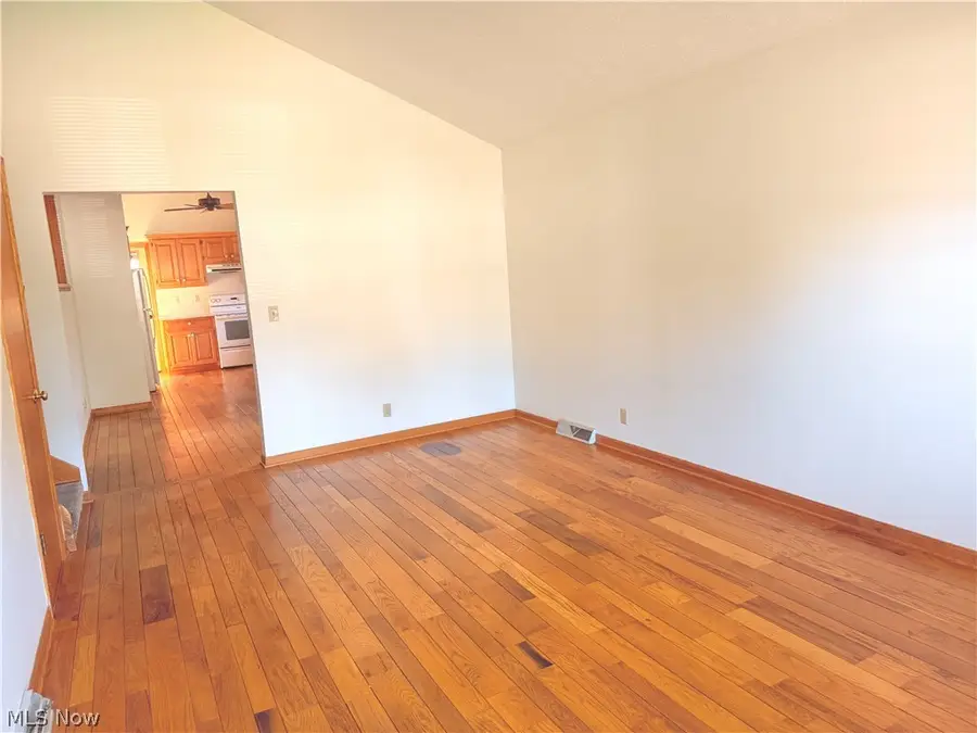 1532 Ellesmere Nw Avenue, North Canton, OH 44720 - #2