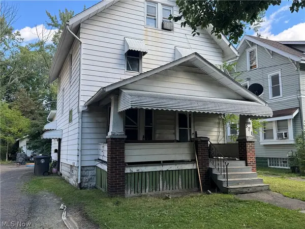 571 East Avenue, Akron, OH 44320