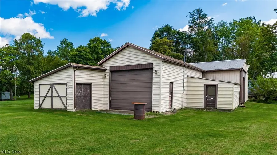 2910 S Pleasant Grove Road, Zanesville, OH 43701 - #2