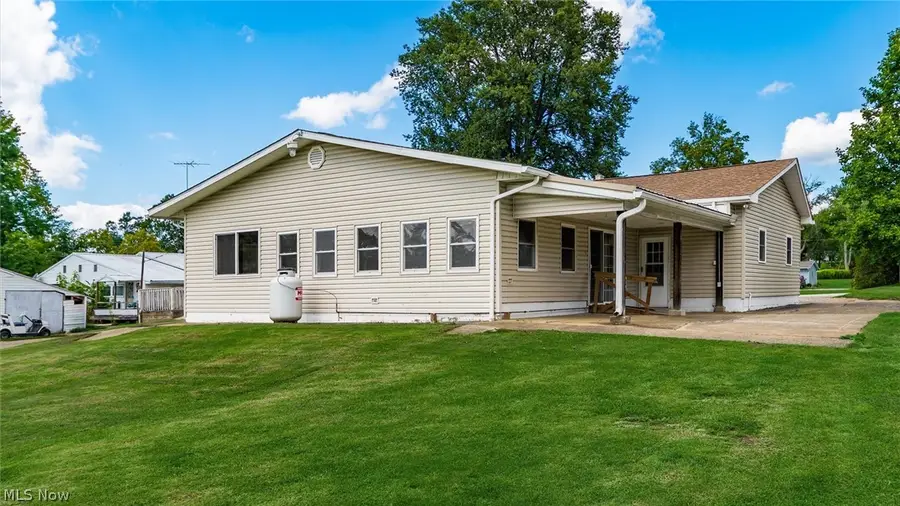 2910 S Pleasant Grove Road, Zanesville, OH 43701 - #3