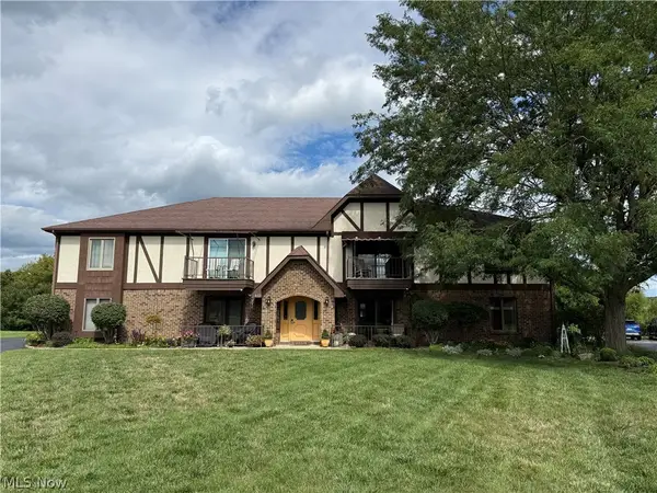 852 Pearson Circle #4, Boardman, OH 44512