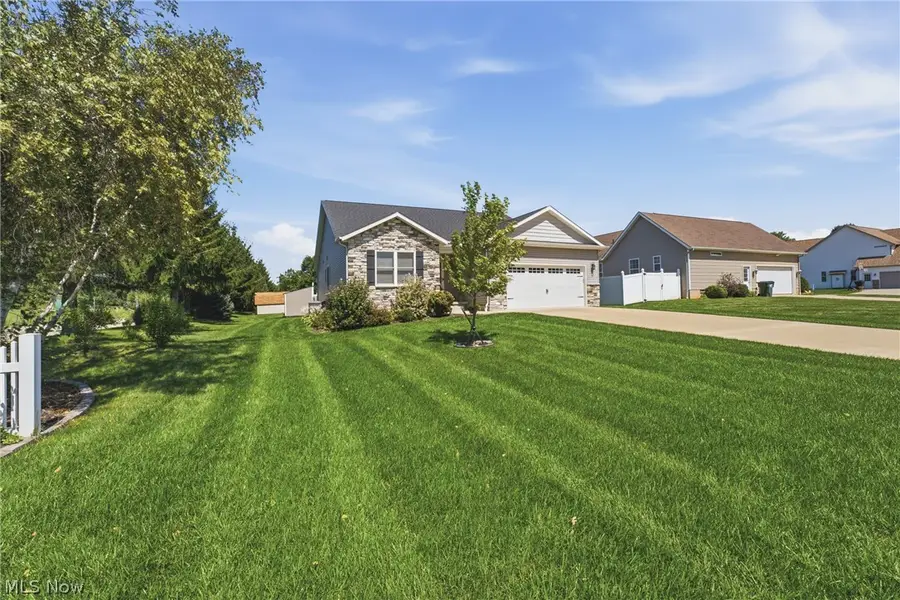6031 Wentworth Sw Lane, Canton, OH 44706 - #3