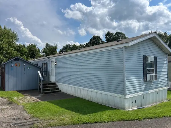 200 S Blackwood Drive, Zanesville, OH 43701