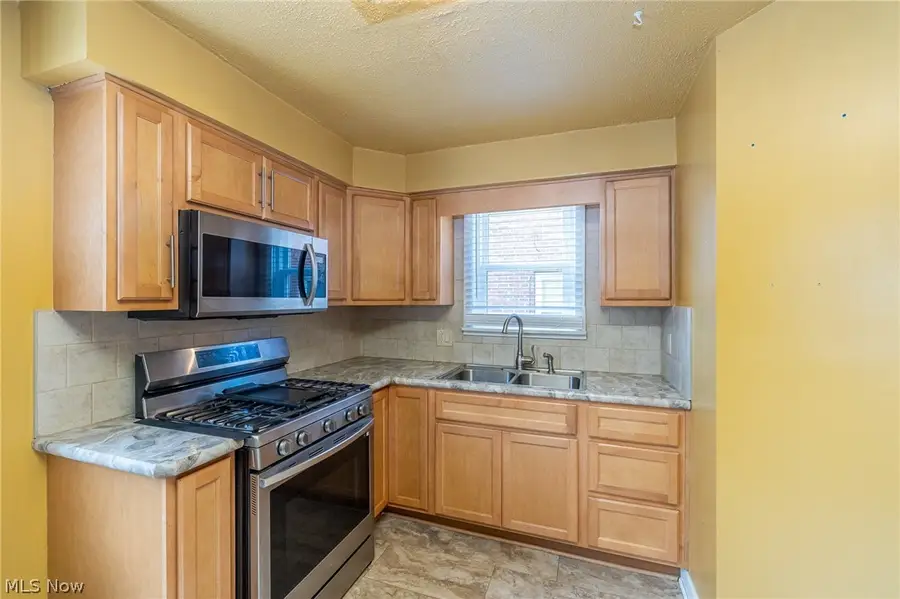 831 Sable Road, Cleveland, OH 44119 - #3