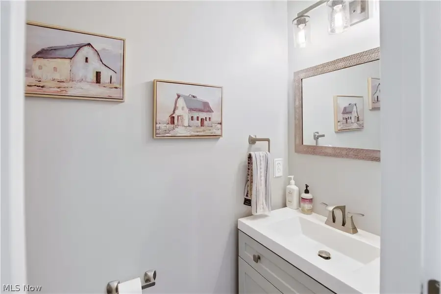 1506 Wellingshire Circle, Cuyahoga Falls, OH 44221 - #3