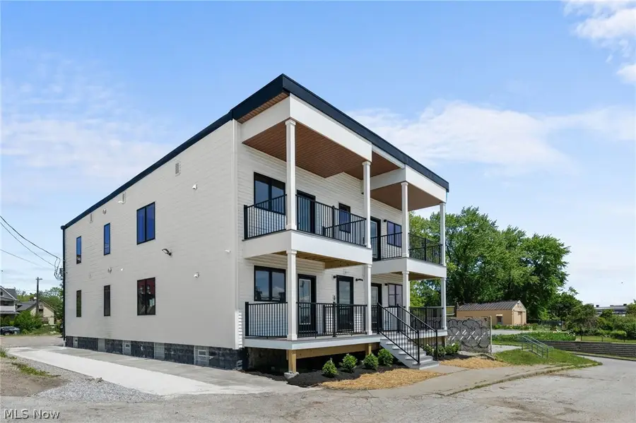 1295 Holmden Avenue, Cleveland, OH 44109 - #3