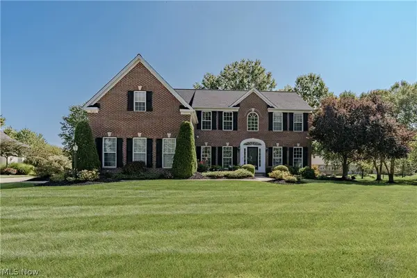 9185 Stonebriar Lane, North Ridgeville, OH 44039