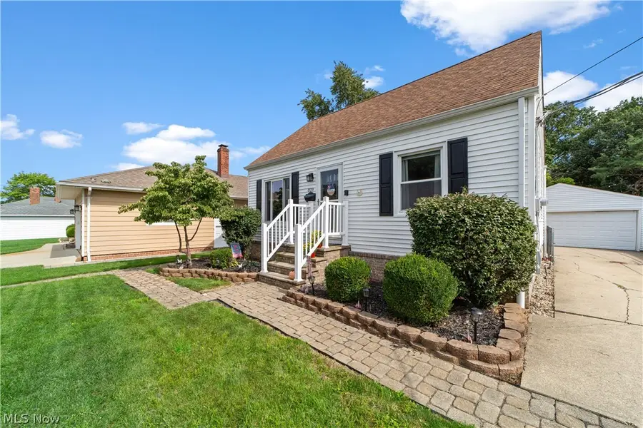 829 Elmwood Avenue, Wickliffe, OH 44092 - #3