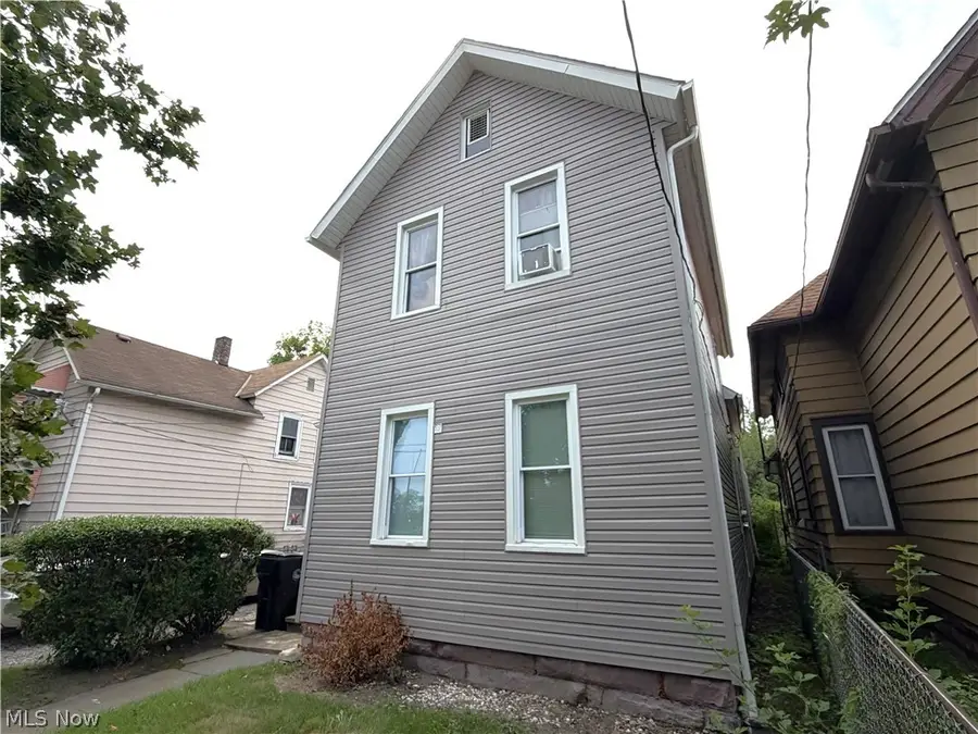 3230 W 31st Street, Cleveland, OH 44109 - #2