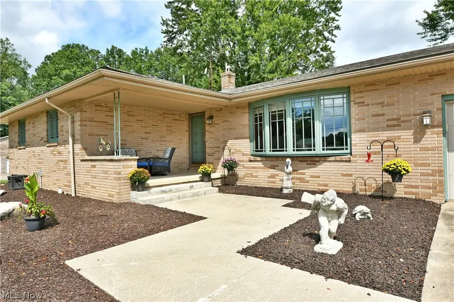 907 Center E Street, Warren, OH 44481 - #3