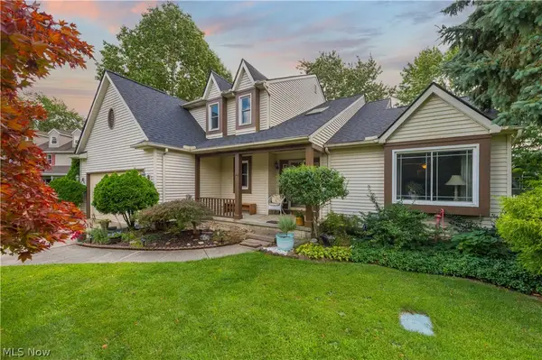 817 Quail Hollow Circle, Avon Lake, OH 44012
