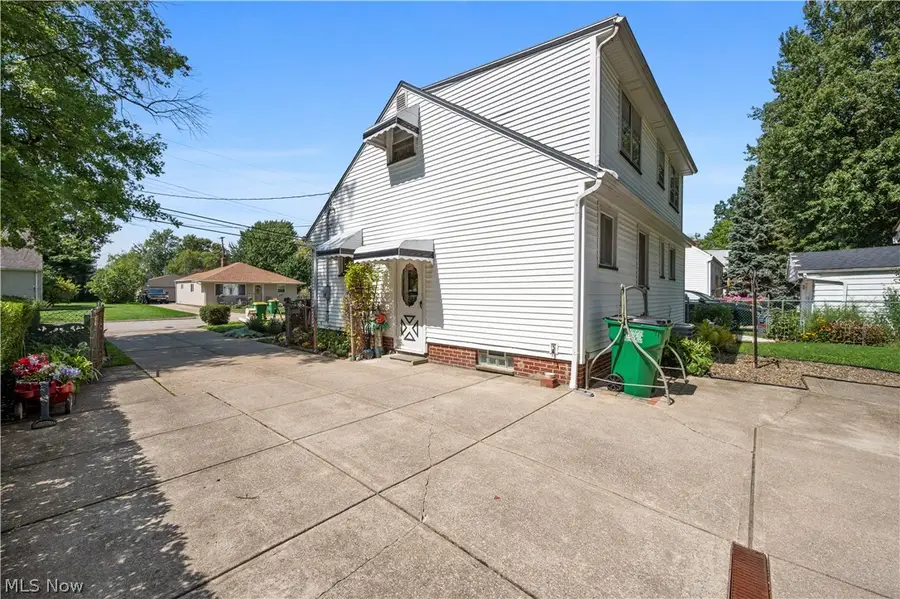 265 E 317th Street, Willowick, OH 44095 - #3