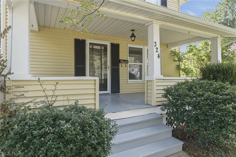 324 Tuscarawas Nw Avenue, Brewster, OH 44613 - #3