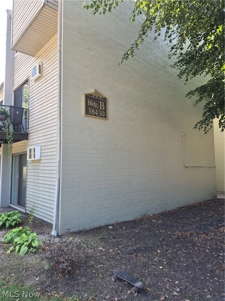 38430 North Lane #B 209, Willoughby, OH 44094 - #2