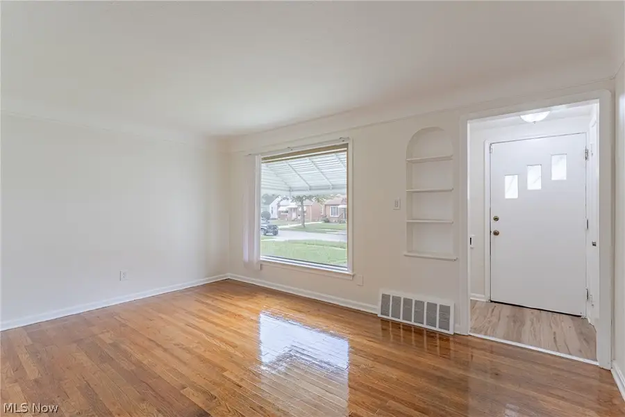 4357 Ingleside Road, Warrensville Heights, OH 44128 - #3