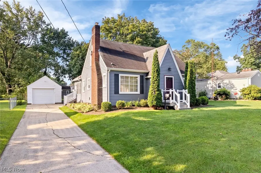 164 Maplecrest Sw Street, North Canton, OH 44720 - #3