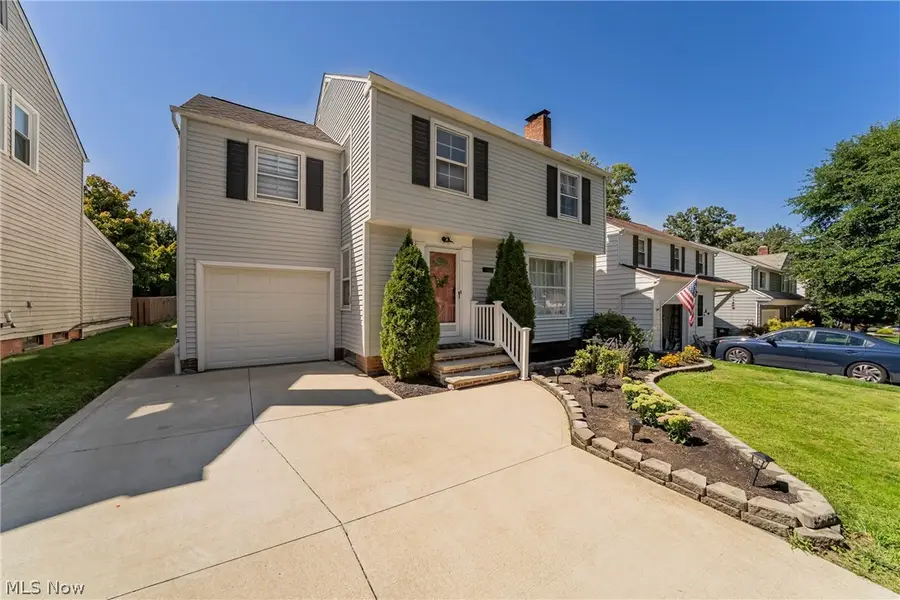 1164 Croyden Road, Lyndhurst, OH 44124 - #2