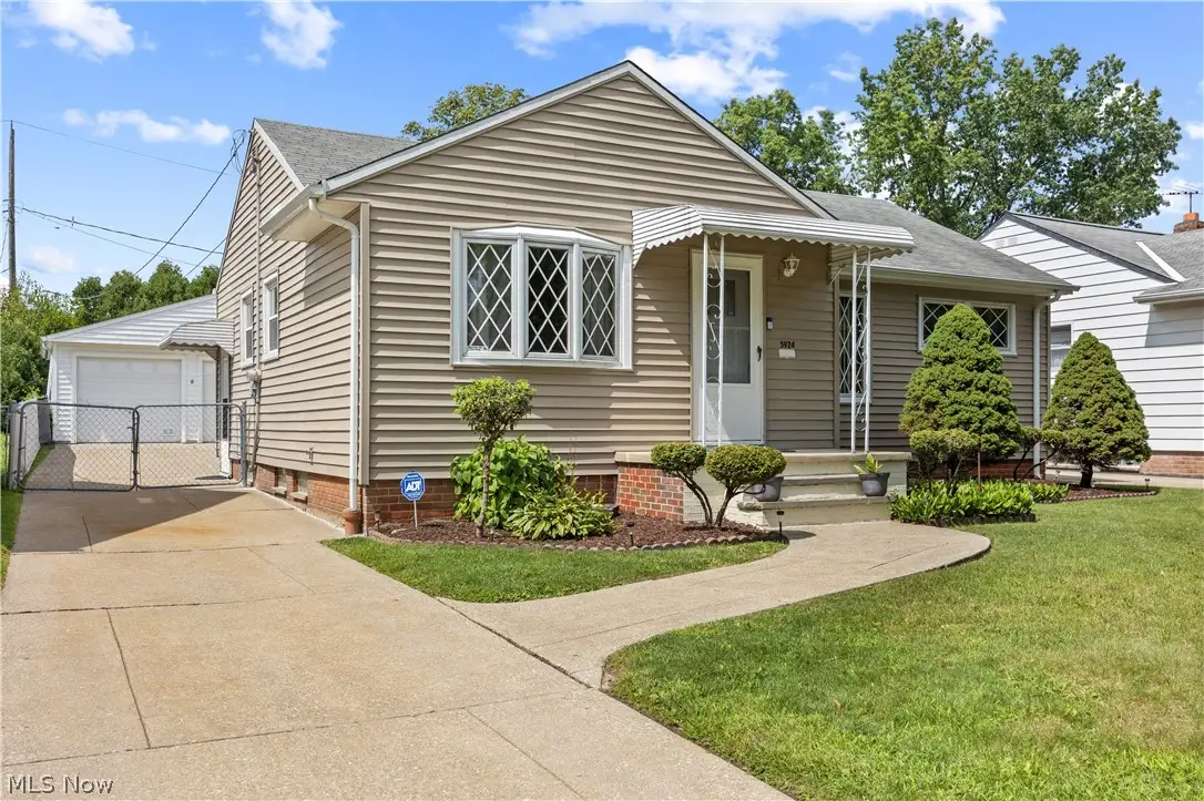 5924 Monica Lane, Garfield Heights, OH 44125 - #1