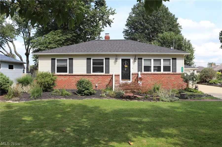 8627 Big Creek Parkway, Strongsville, OH 44149 - #2