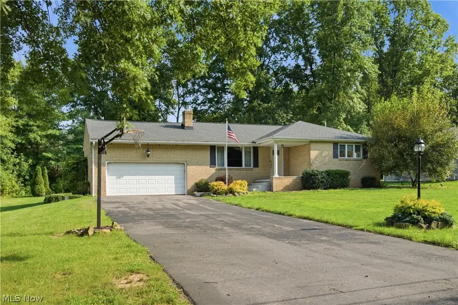 6987 White Oak Drive, Hubbard, OH 44425 - #2