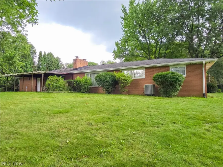 1815 Glenmont Nw Drive, Canton, OH 44708 - #2