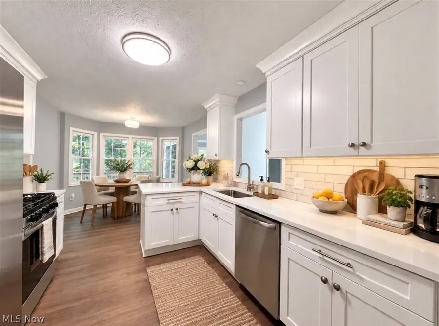 502 Dogwood Lane, Chagrin Falls, OH 44023 - #3