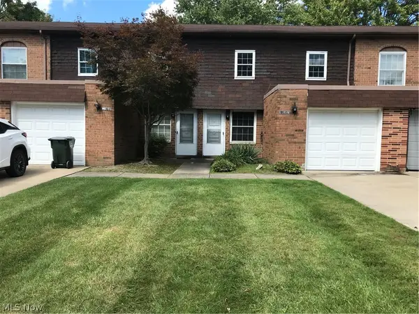 13956 Oakbrook Drive #3956, North Royalton, OH 44133