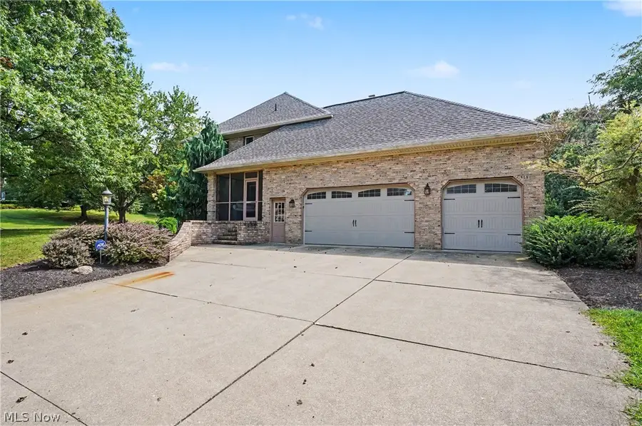 5671 Brownstone Nw Circle, Canton, OH 44718 - #3
