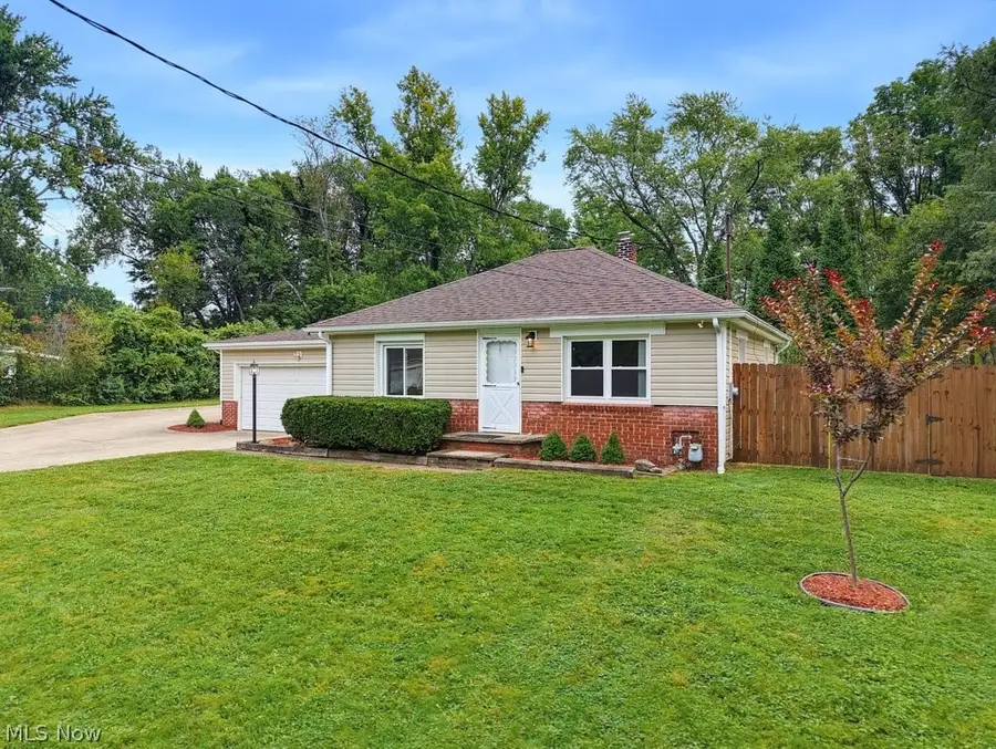 2195 Par Drive, Akron, OH 44312 - #3