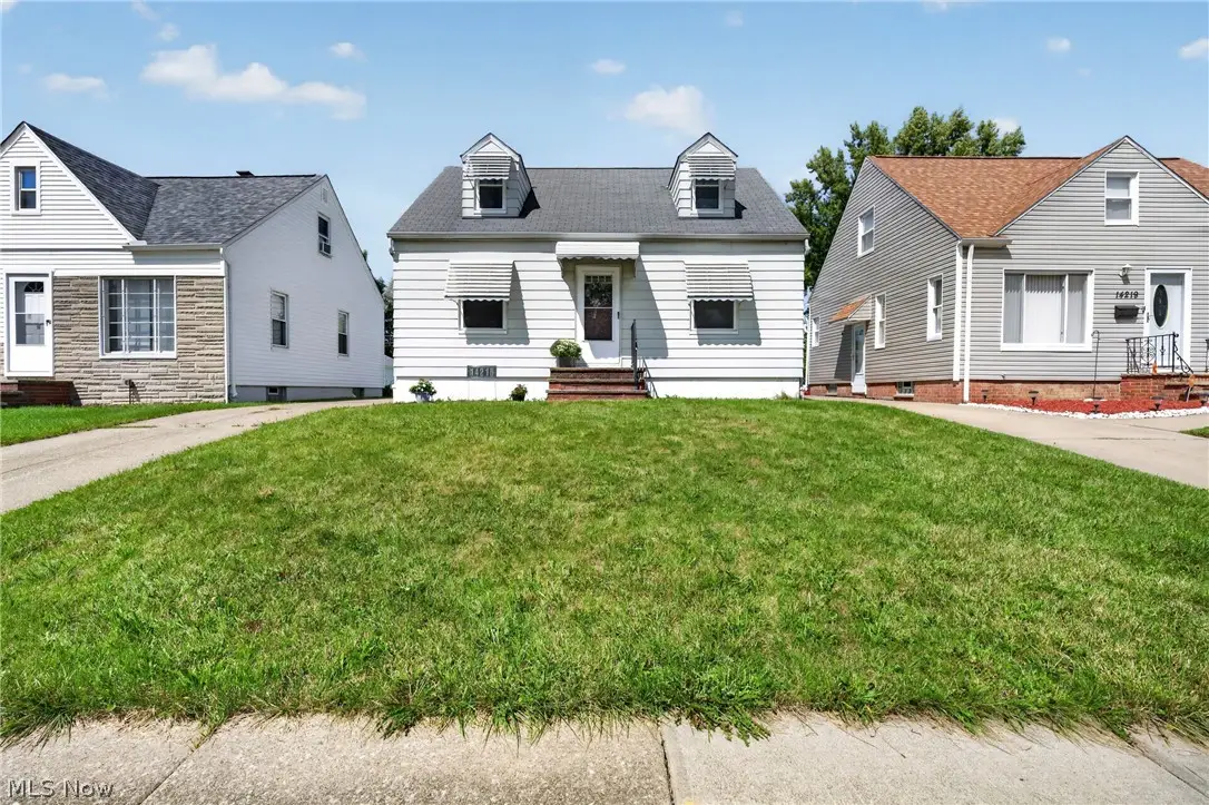 14215 Tabor Avenue, Maple Heights, OH 44137 - #1