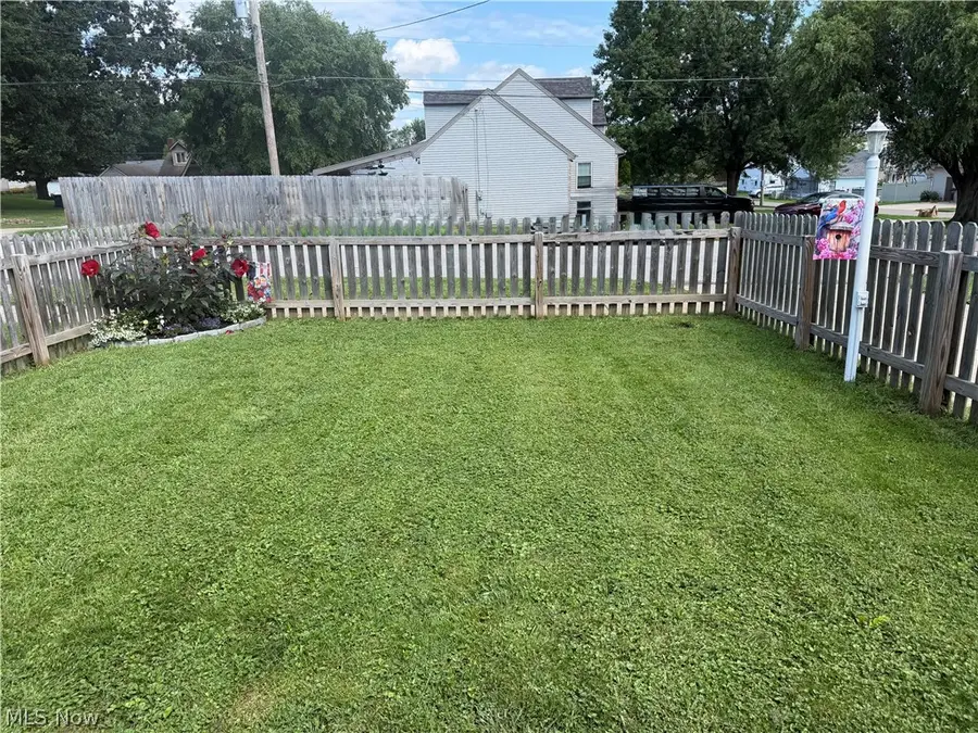 512 Maplewood Avenue, Struthers, OH 44471 - #3