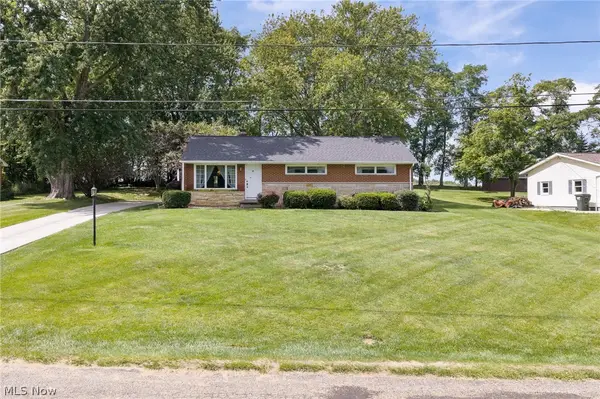 1375 Schrader Road, North Lawrence, OH 44666