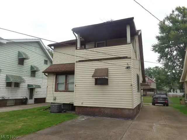 3712 Washington Park Boulevard, Newburgh Heights, OH 44105 - #2
