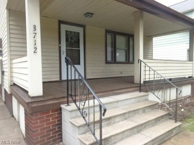 3712 Washington Park Boulevard, Newburgh Heights, OH 44105 - #3
