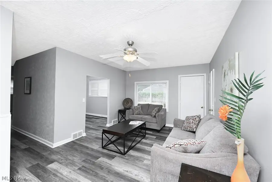 1376 Seward Avenue, Akron, OH 44320 - #3