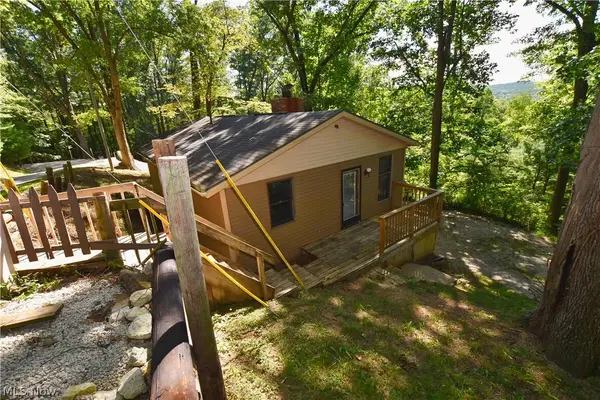 7923 Lakeview Sw Drive, Carrollton, OH 44615