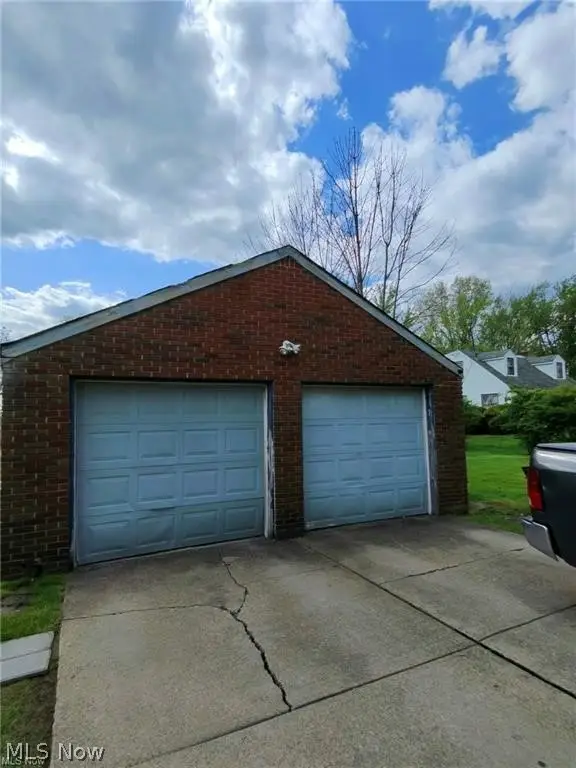 2156 Mcguffey Road, Youngstown, OH 44505 - #3