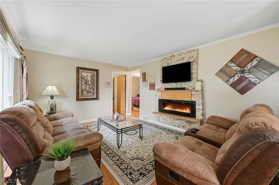 16285 Craigmere Drive, Middleburg Heights, OH 44130 - #3