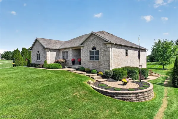 10890 Wolf Ne Avenue, Hartville, OH 44632
