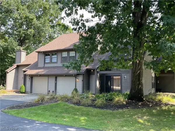 1153 Red Tail Hawk Court #3, Youngstown, OH 44512