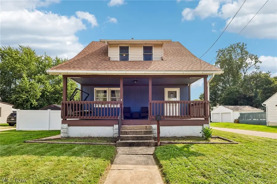 202 N Nickelplate Street, Louisville, OH 44641 - #2