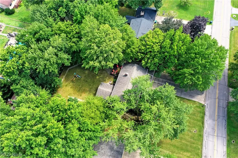 5841 Sampson Drive, Girard, OH 44420 - #2
