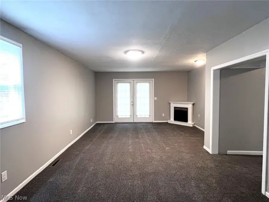 801 Spangler Ne Street, Canton, OH 44714 - #3